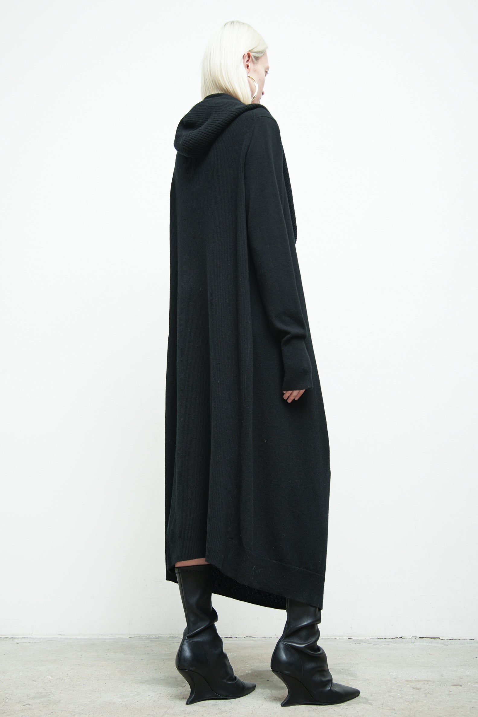 files/Sw-422E-MarcoHoodyDress-Blk-06.jpg