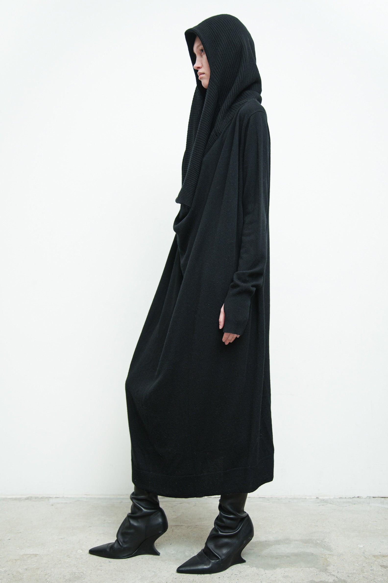 files/Sw-422E-MarcoHoodyDress-Blk-09.jpg